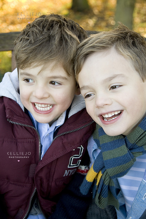 7 family photoshoot prompts